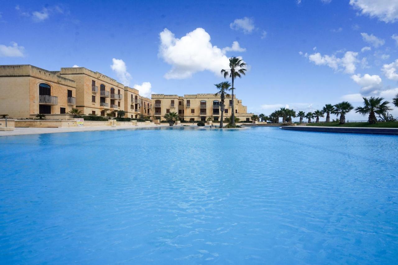 Getawaynpetto Private Duplex Maisonette With Jacuzzi Hot Tub Mgarr Экстерьер фото