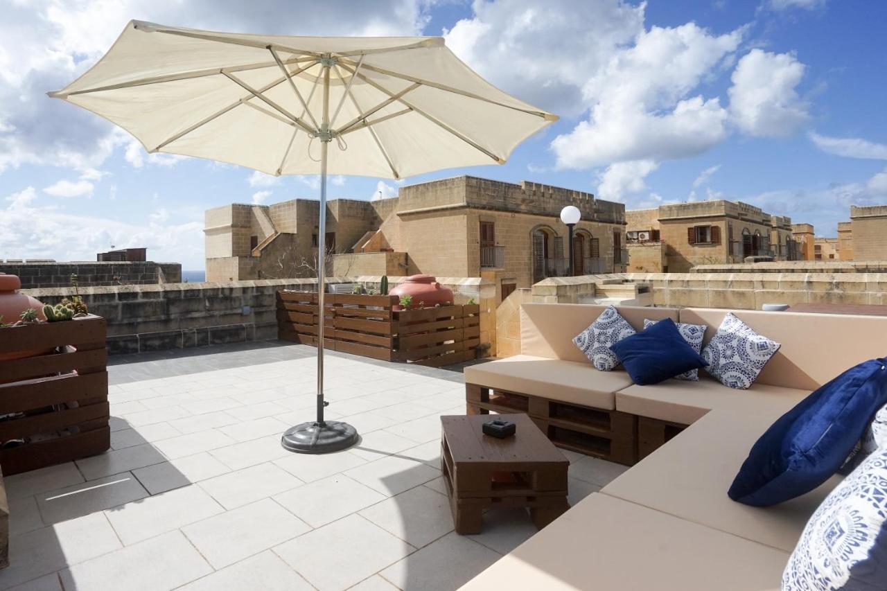 Getawaynpetto Private Duplex Maisonette With Jacuzzi Hot Tub Mgarr Экстерьер фото