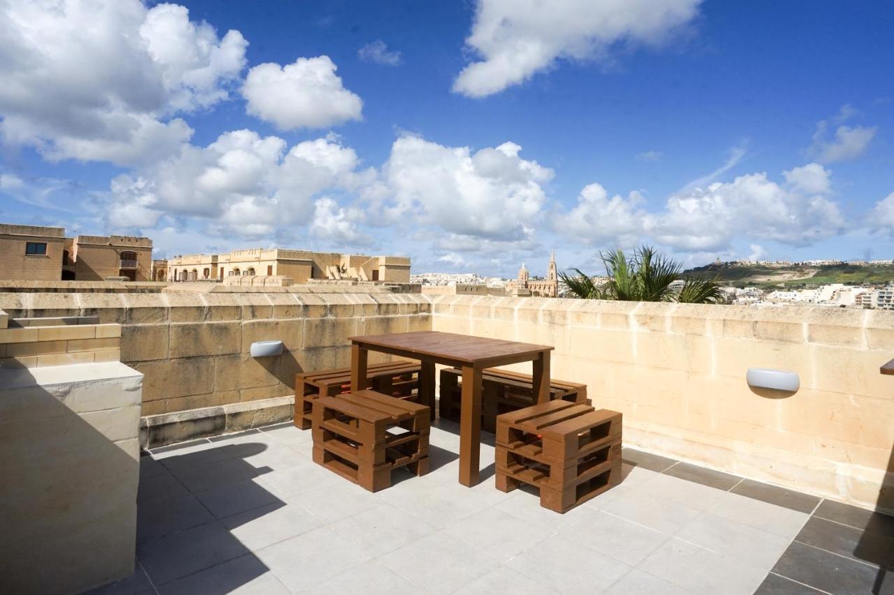 Getawaynpetto Private Duplex Maisonette With Jacuzzi Hot Tub Mgarr Экстерьер фото