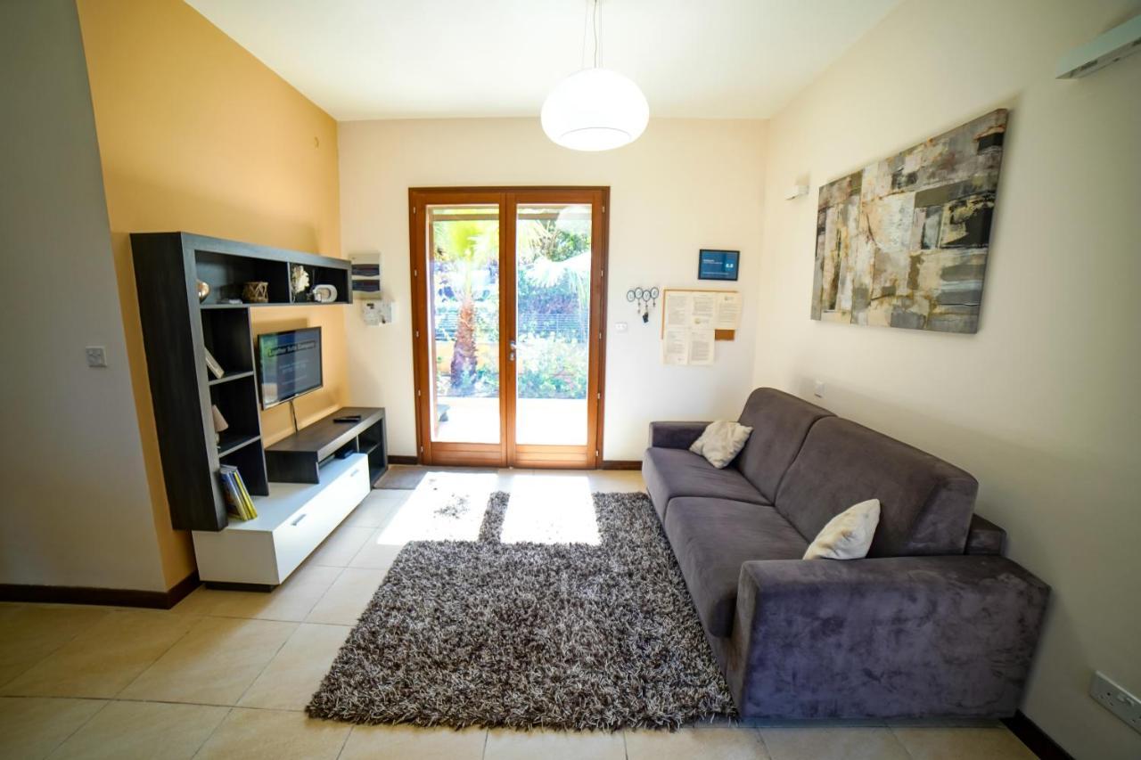 Getawaynpetto Private Duplex Maisonette With Jacuzzi Hot Tub Mgarr Экстерьер фото