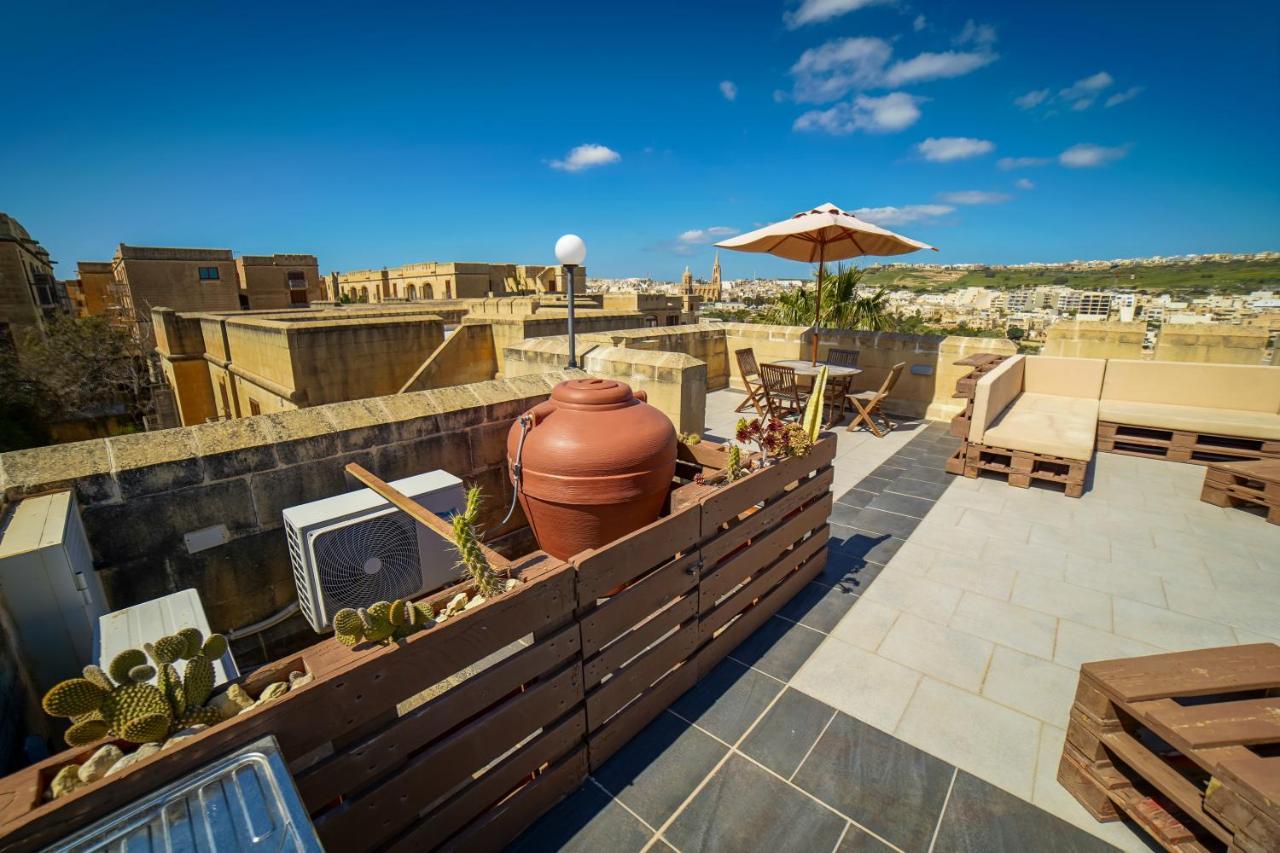Getawaynpetto Private Duplex Maisonette With Jacuzzi Hot Tub Mgarr Экстерьер фото