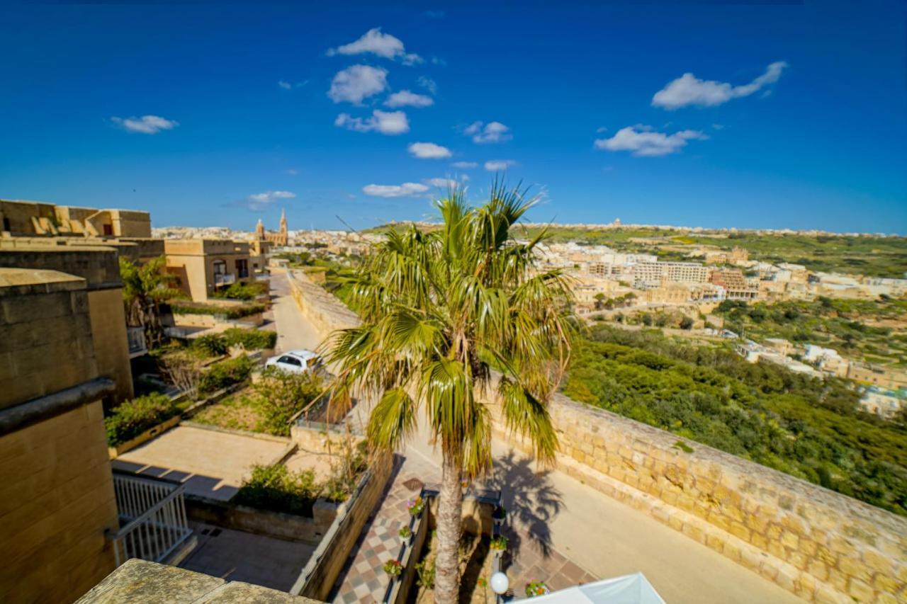 Getawaynpetto Private Duplex Maisonette With Jacuzzi Hot Tub Mgarr Экстерьер фото